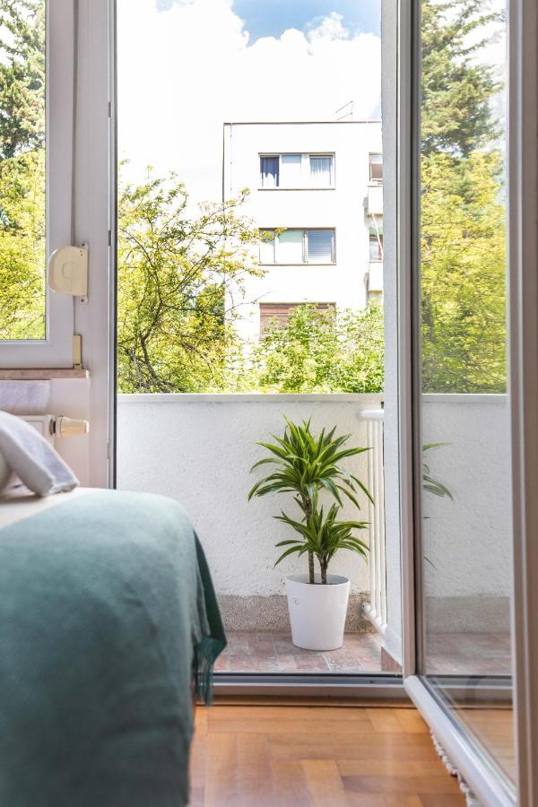 2Bdr Apartment With Balcony Near Maksimir Zagreb Exterior photo